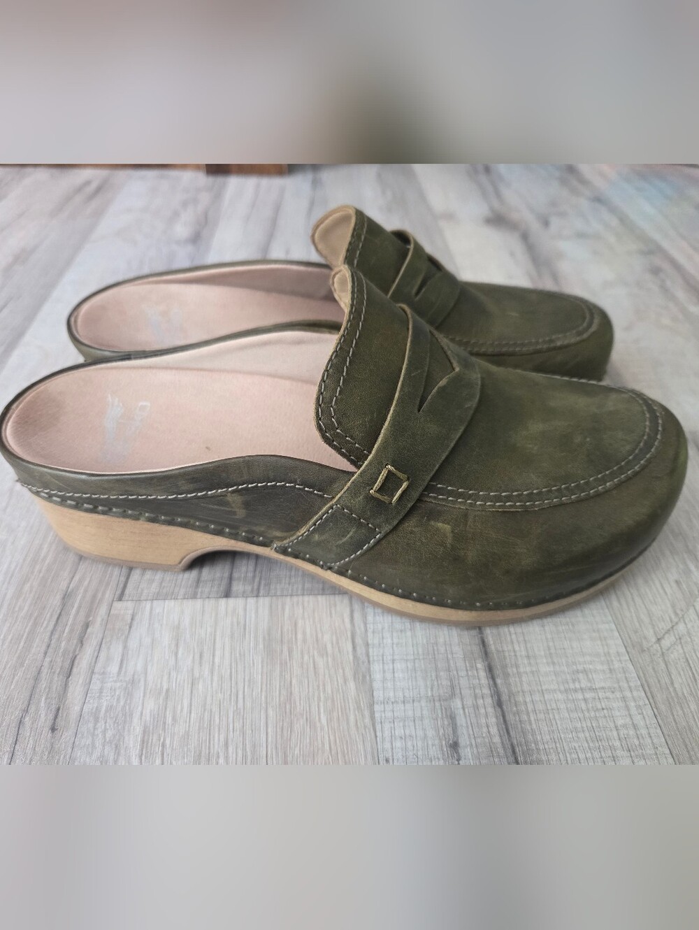 Womens Dansko Bel Oiled Leather Clog, Olive Green,Size 39